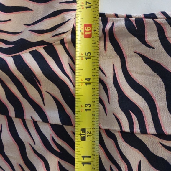 Catwalk closet BNWOT zebra print dress size xs w/ buttons & tie at back - Picture 7 of 10
